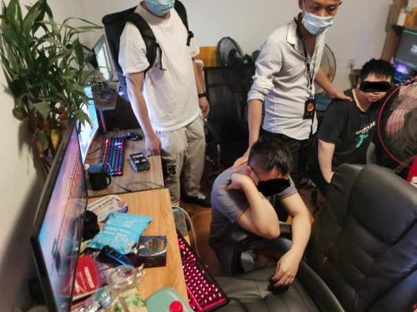 传奇游戏私服侵权牟利案_峨眉山市公安局打击传奇游戏私服_传奇私服